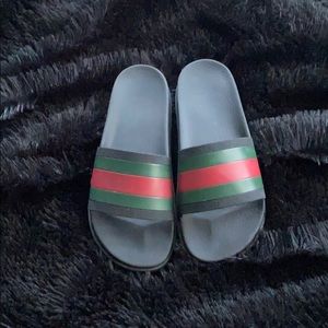 Striped Gucci web slides